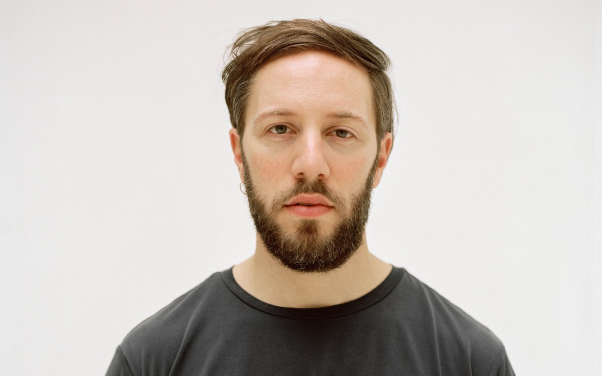 Maurits de Bruijn over ontboezeming en omarming – Babel Magazine